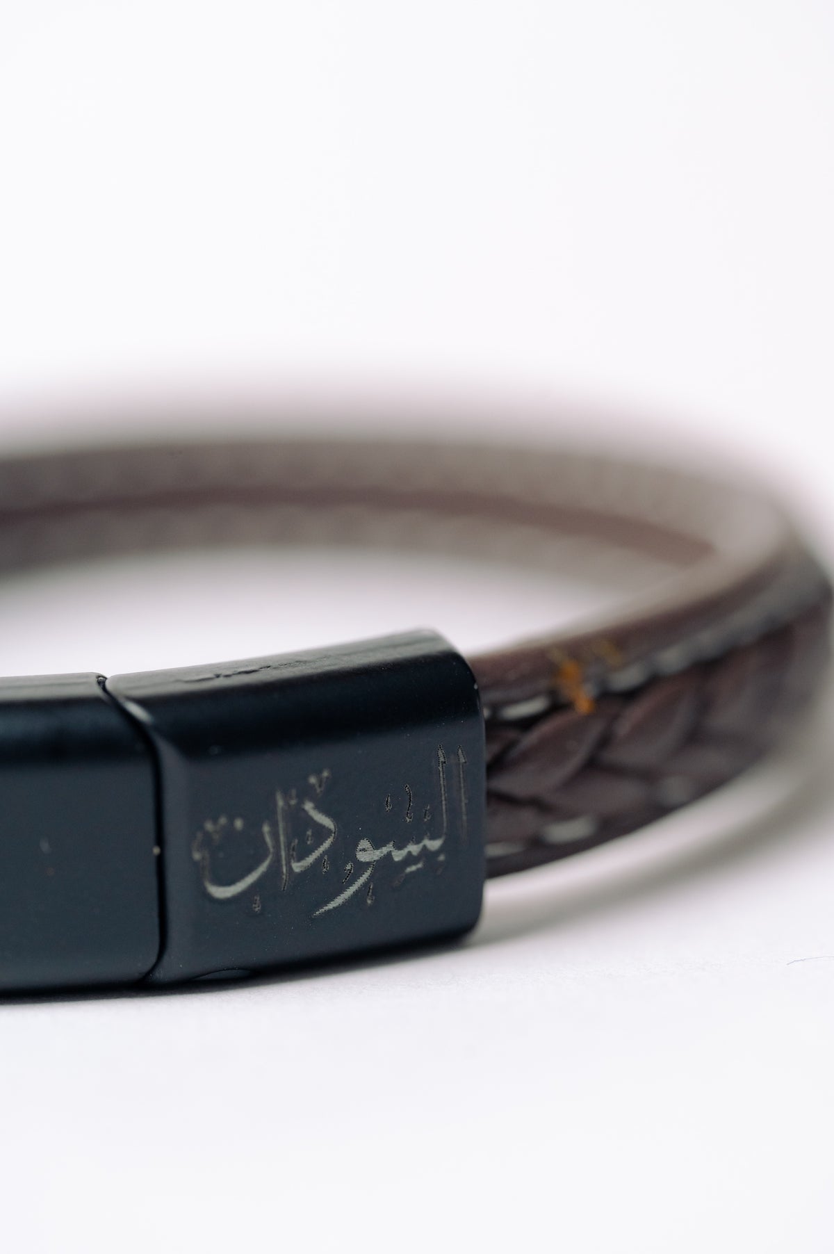 بريسليت جلد طبيعي بقفل امريكي