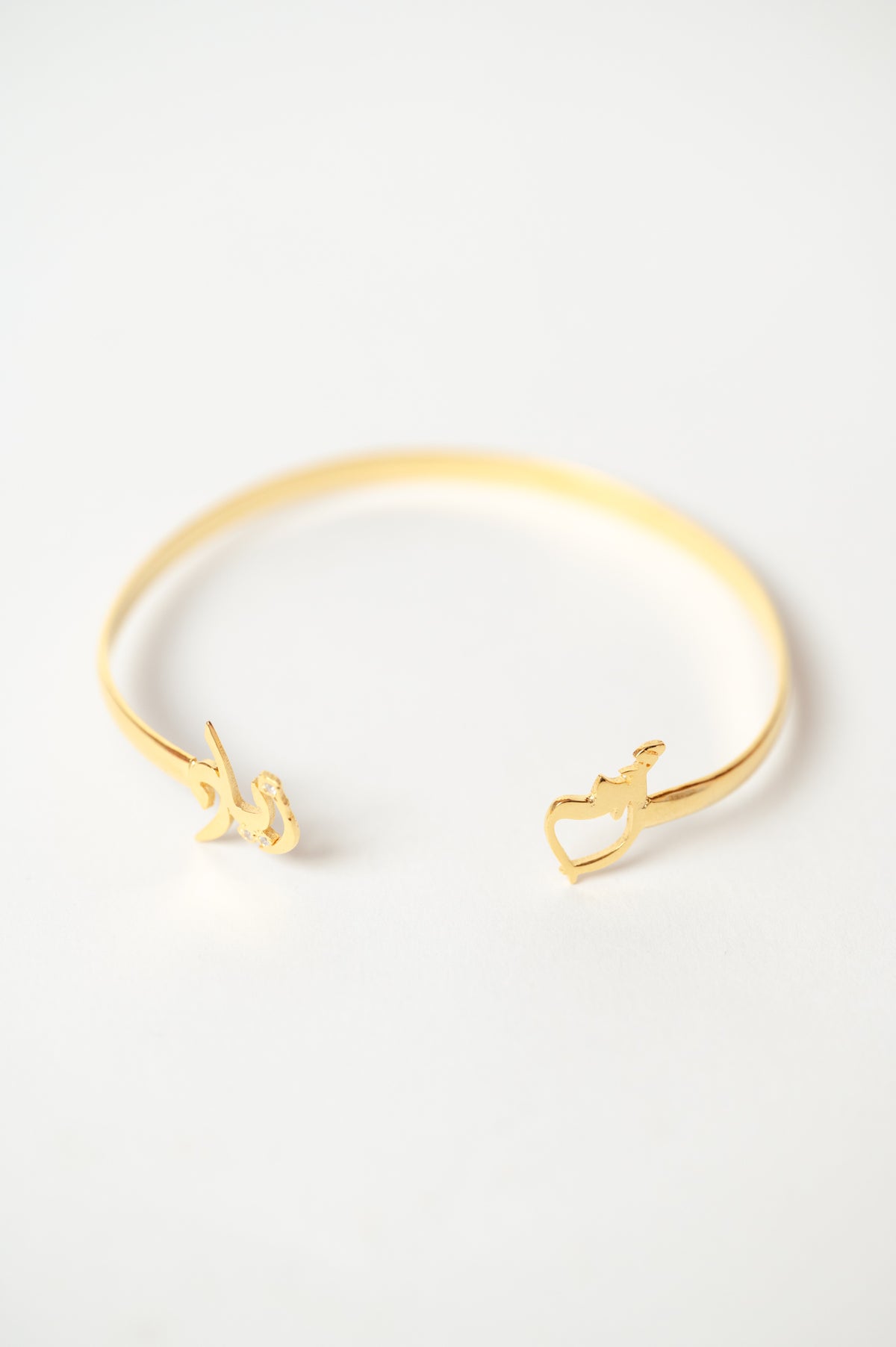 Gold bracelet with 2 names